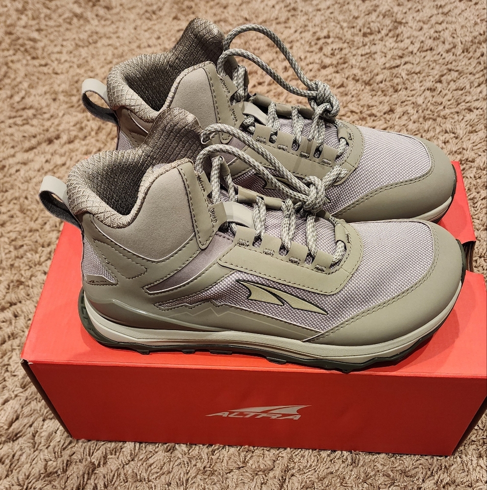 ALTRA Women's Lone Peak Hiker Trail Running Shoe, Khaki - 8 M US